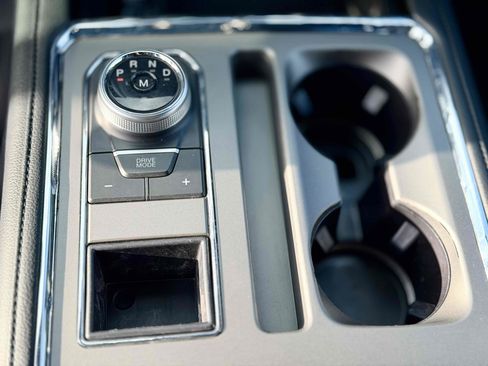 Used 2019 Ford Expedition XLT w/ Equipment Group 202A RWD image 31