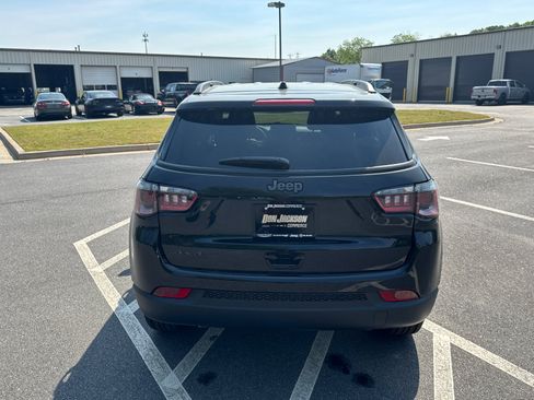 New 2026 Jeep Compass Latitude image 6