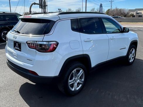 Used 2024 Jeep Compass Latitude image 7