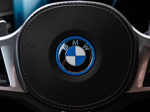 New 2026 BMW X5 xDrive50e w/ M Sport Package AWD/4WD image 31