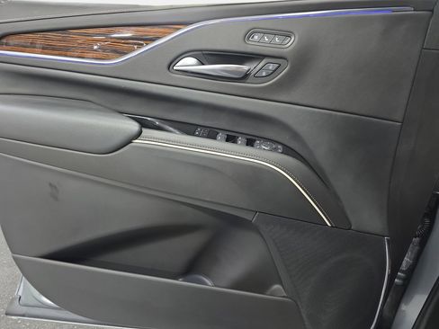 Used 2024 Cadillac Escalade Premium Luxury image 26