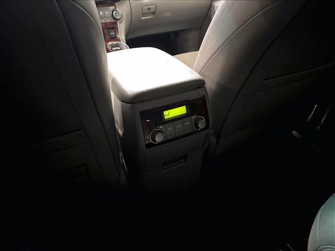 Used 2013 Toyota Highlander Limited AWD/4WD image 31