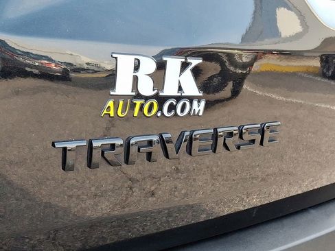 Used 2021 Chevrolet Traverse RS image 34