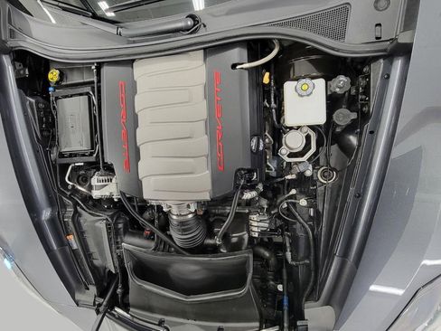 Used 2018 Chevrolet Corvette Stingray Coupe w/ 1LT RWD image 8