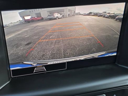 Used 2024 GMC Terrain SLE w/ Driver Convenience Package FWD image 18