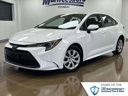 Used 2025 Toyota Corolla LE image 1