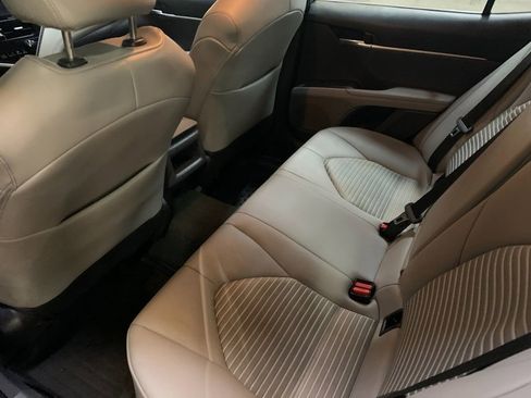 Used 2023 Toyota Camry SE w/ Blackout Package (TMS) image 13