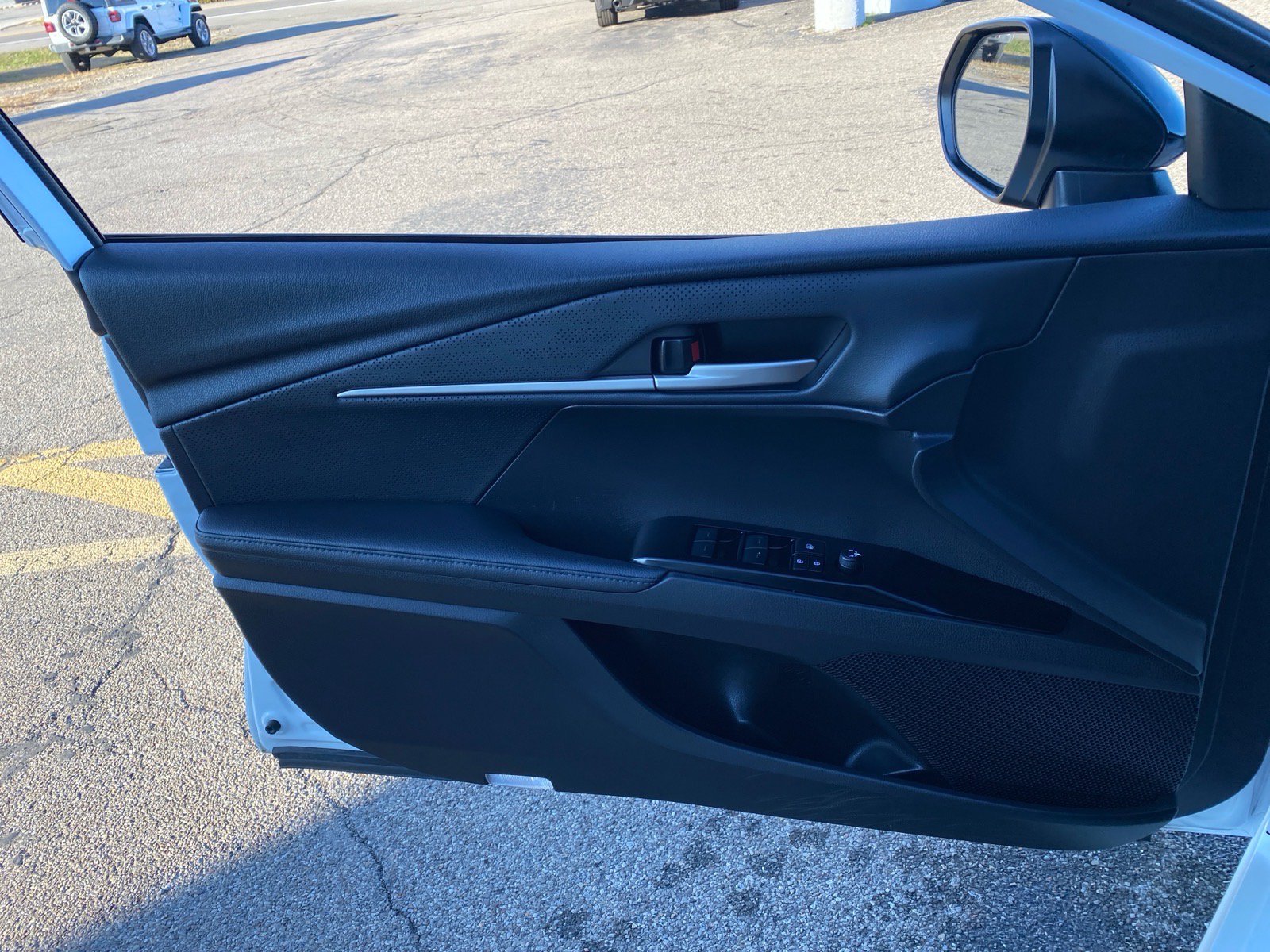Used 2025 Toyota Camry XSE AWD/4WD image 23