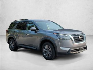 Used 2024 Nissan Pathfinder SV FWD video 3