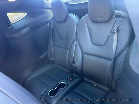 Used 2022 Tesla Model X Plaid image 16