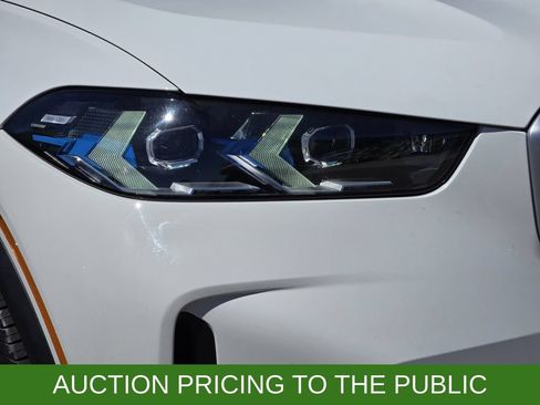 Used 2025 BMW X5 xDrive50e AWD/4WD image 8