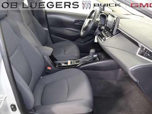 Used 2022 Toyota Corolla LE image 19