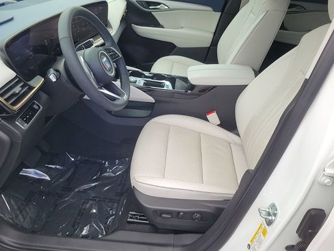 Used 2024 Buick Envision Avenir AWD/4WD image 11