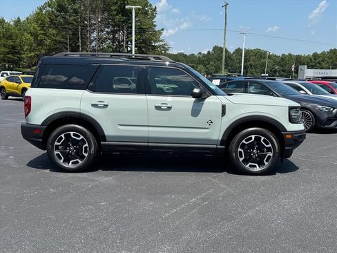Used 2024 Ford Bronco Sport Outer Banks w/ Tech Package AWD/4WD image 2