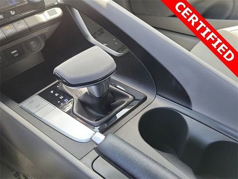 Used 2024 Hyundai Elantra SEL image 12