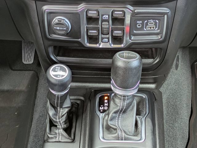 Certified 2022 Jeep Gladiator Overland w/ LED Lighting Group AWD/4WD image 15