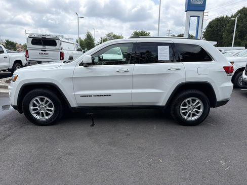 Used 2018 Jeep Grand Cherokee Laredo AWD/4WD image 7