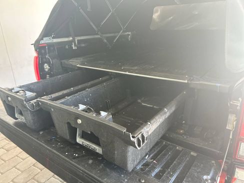Used 2018 Toyota Tacoma SR5 RWD image 32