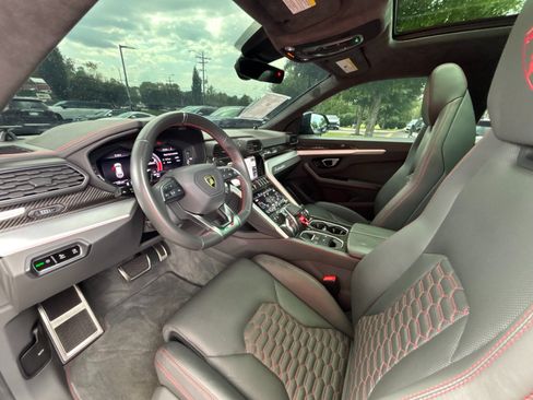 Used 2020 Lamborghini Urus AWD/4WD image 10