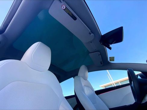 Used 2024 Tesla Model 3 Standard Range image 12