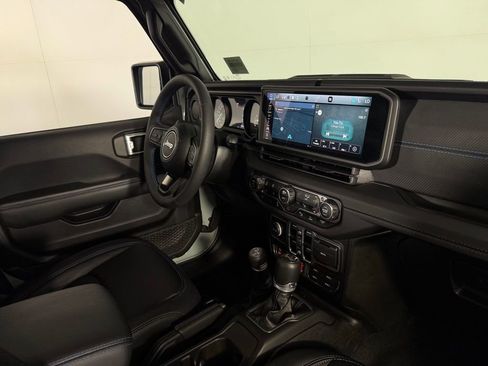 Used 2024 Jeep Wrangler Unlimited Rubicon 4xe image 33