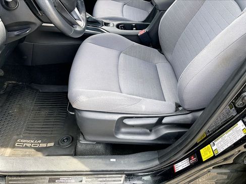 Used 2023 Toyota Corolla Cross AWD Hybrid image 33