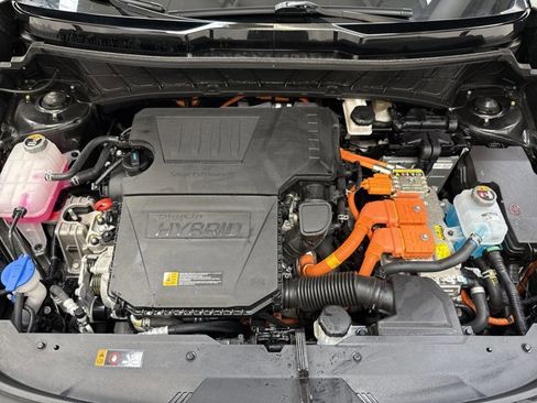 Used 2024 Kia Niro SX Touring image 34