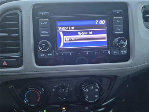 Used 2021 Honda HR-V LX image 14