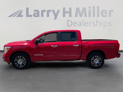 Certified 2021 Nissan Titan SV w/ SV Convenience Package RWD image 2