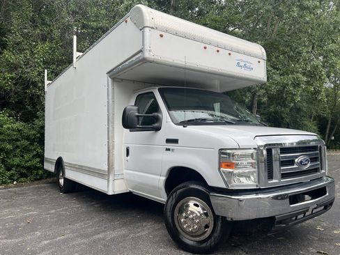 Used 2016 Ford E-350 and Econoline 350 Super Duty w/ Power Windows & Locks Group RWD image 1