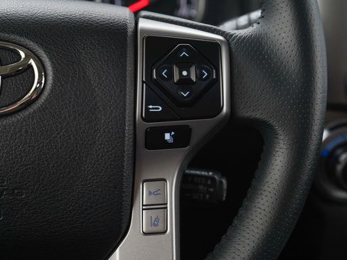 Used 2022 Toyota 4Runner Limited image 25