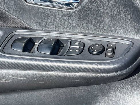 Used 2022 Nissan Versa SV w/ Trunk Package image 41