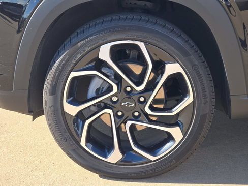Used 2025 Chevrolet Trax RS w/ Driver Confidence Package FWD image 27