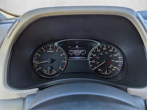 Used 2017 Nissan Pathfinder SV image 16