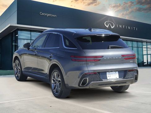 Used 2022 Genesis GV70 2.5T w/ Advanced Package image 7