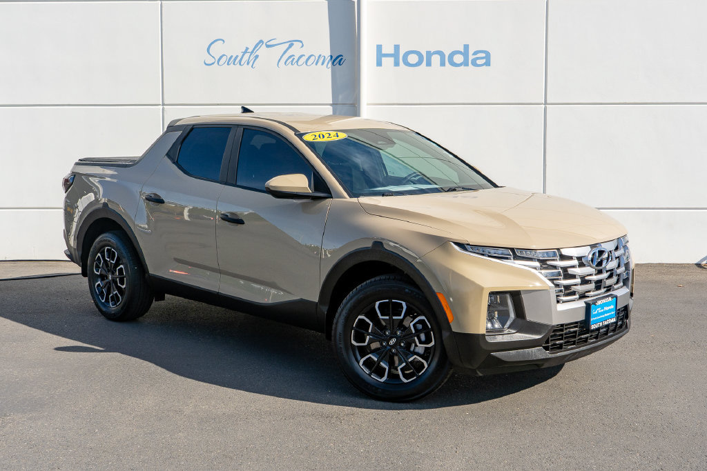 Used 2024 Hyundai Santa Cruz SE FWD image 2