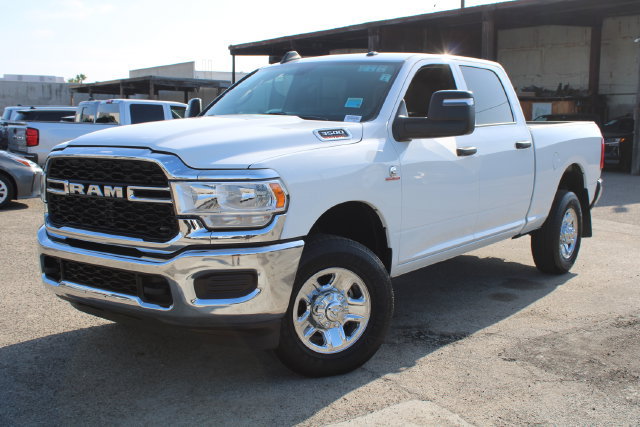 Used 2024 RAM 3500 Tradesman w/ Chrome Appearance Group AWD/4WD image 16