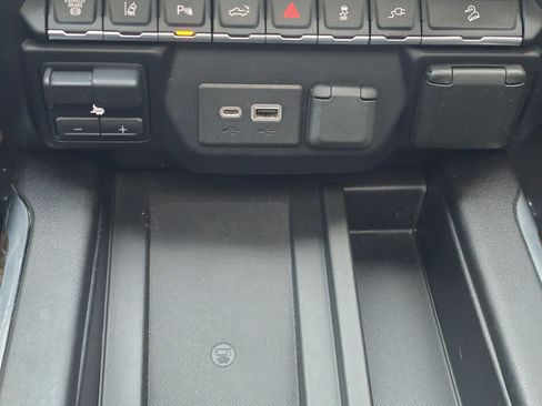 Used 2020 GMC Sierra 2500 Denali w/ Denali Ultimate Package image 34