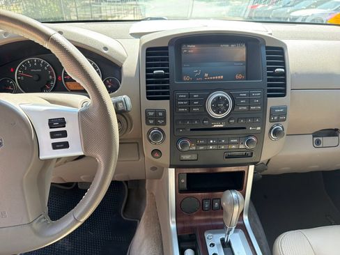 Used 2012 Nissan Pathfinder LE RWD image 23