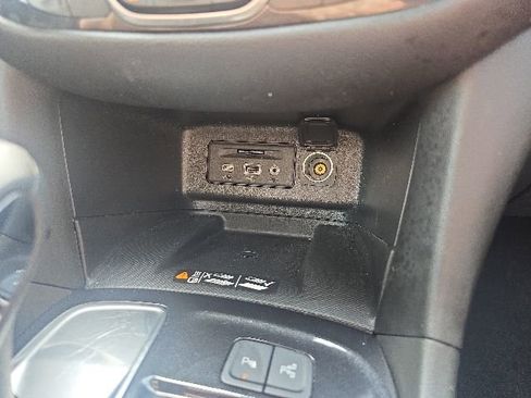 Used 2023 Chevrolet Equinox Premier FWD image 22