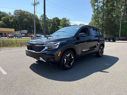 Certified 2025 Kia Seltos S AWD/4WD image 2