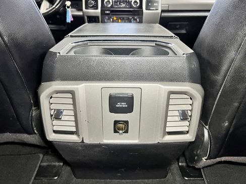 Used 2017 Ford F450 Lariat w/ Lariat Value Package AWD/4WD image 24