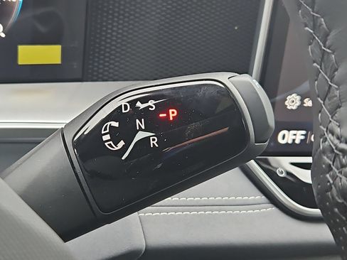 New 2026 Volkswagen Tiguan SE R-Line AWD/4WD image 17