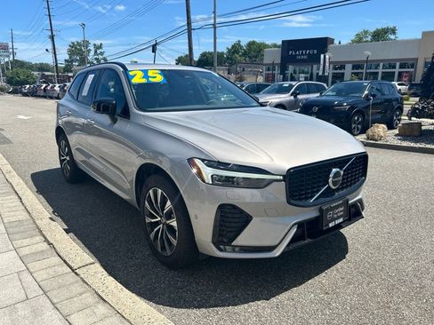 Used 2025 Volvo XC60 B5 Plus AWD/4WD image 7