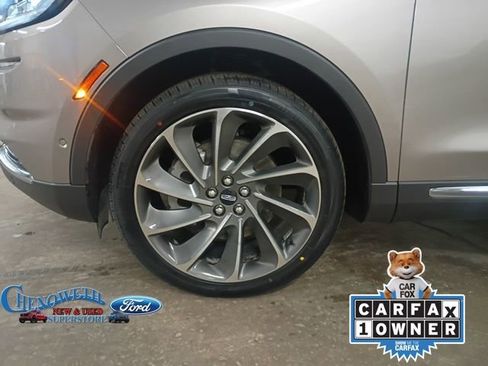 Used 2021 Lincoln Nautilus Reserve w/ Equipment Group 201A image 6