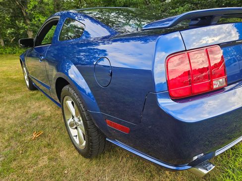 Used 2006 Ford Mustang GT Premium RWD image 11