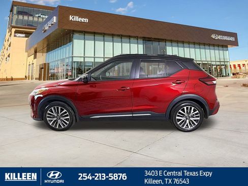 Used 2023 Nissan Kicks SR w/ SR Premium Package image 4