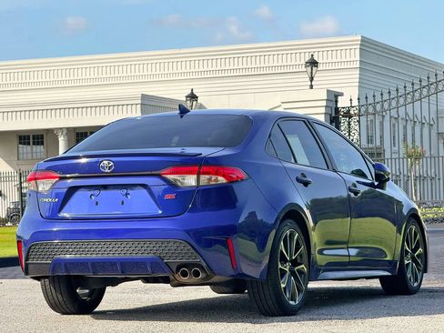 Used 2020 Toyota Corolla SE w/ SE Premium Package FWD image 9