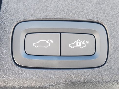 Used 2022 Volvo XC60 B5 Inscription w/ Advanced Package image 41