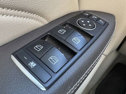 Used 2015 Mercedes-Benz ML 350 ML 350 4MATIC AWD 4dr SUV w/ Premium 1 Package image 17